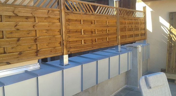 Habillage terrasse de maison avec bandeau 